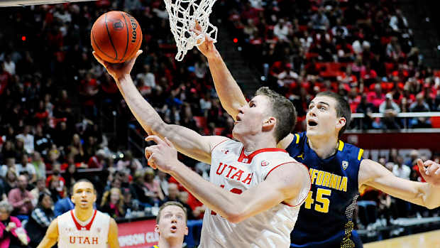 Jakob Poeltl Utah California.jpg